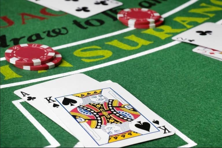 Antarmuka permainan Sugar Rush di aplikasi mobile kokoslot menampilkan gulungan simbol manis dan tombol spin